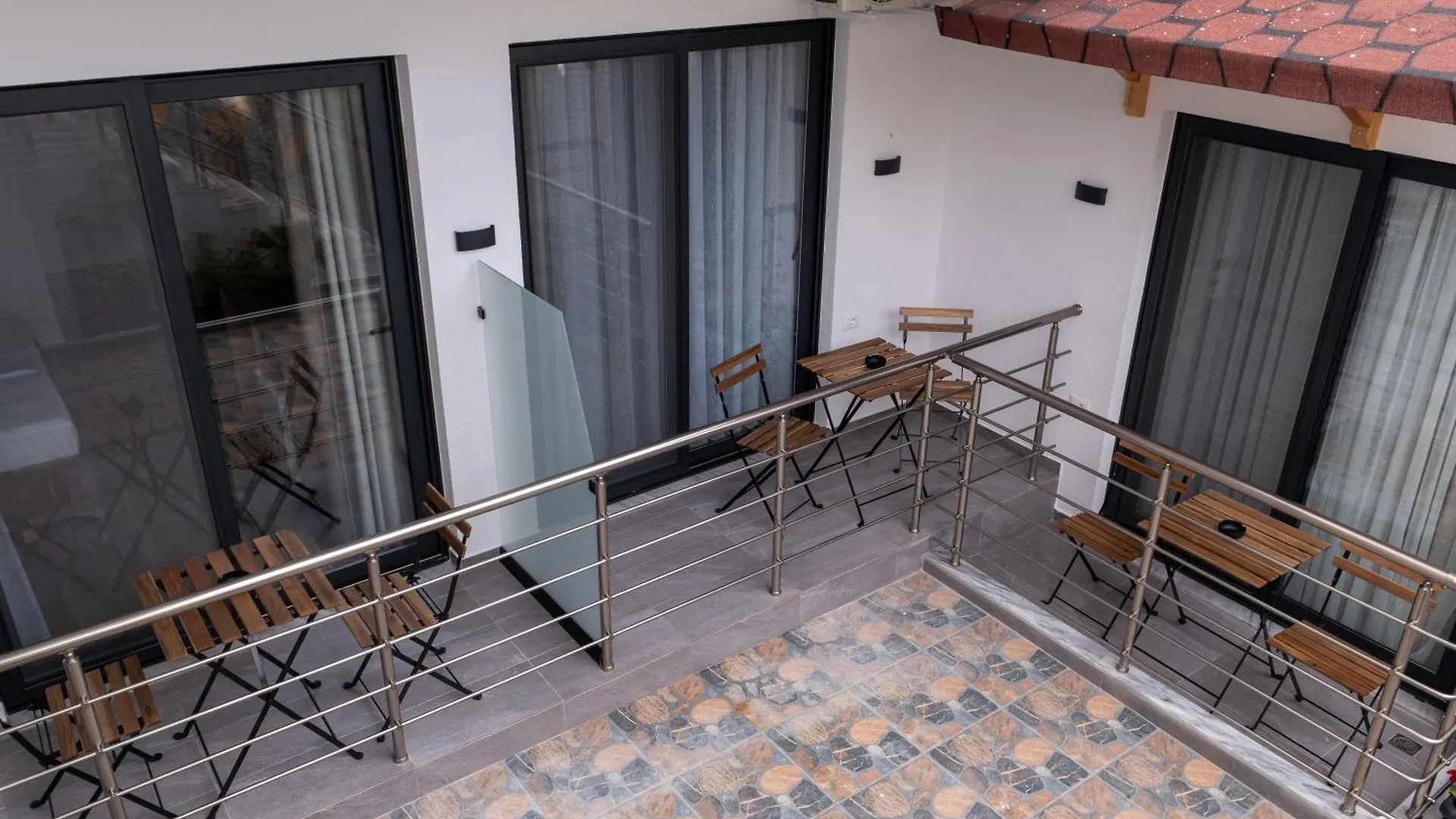 Hotel Flori Sarande 0*,  Albania