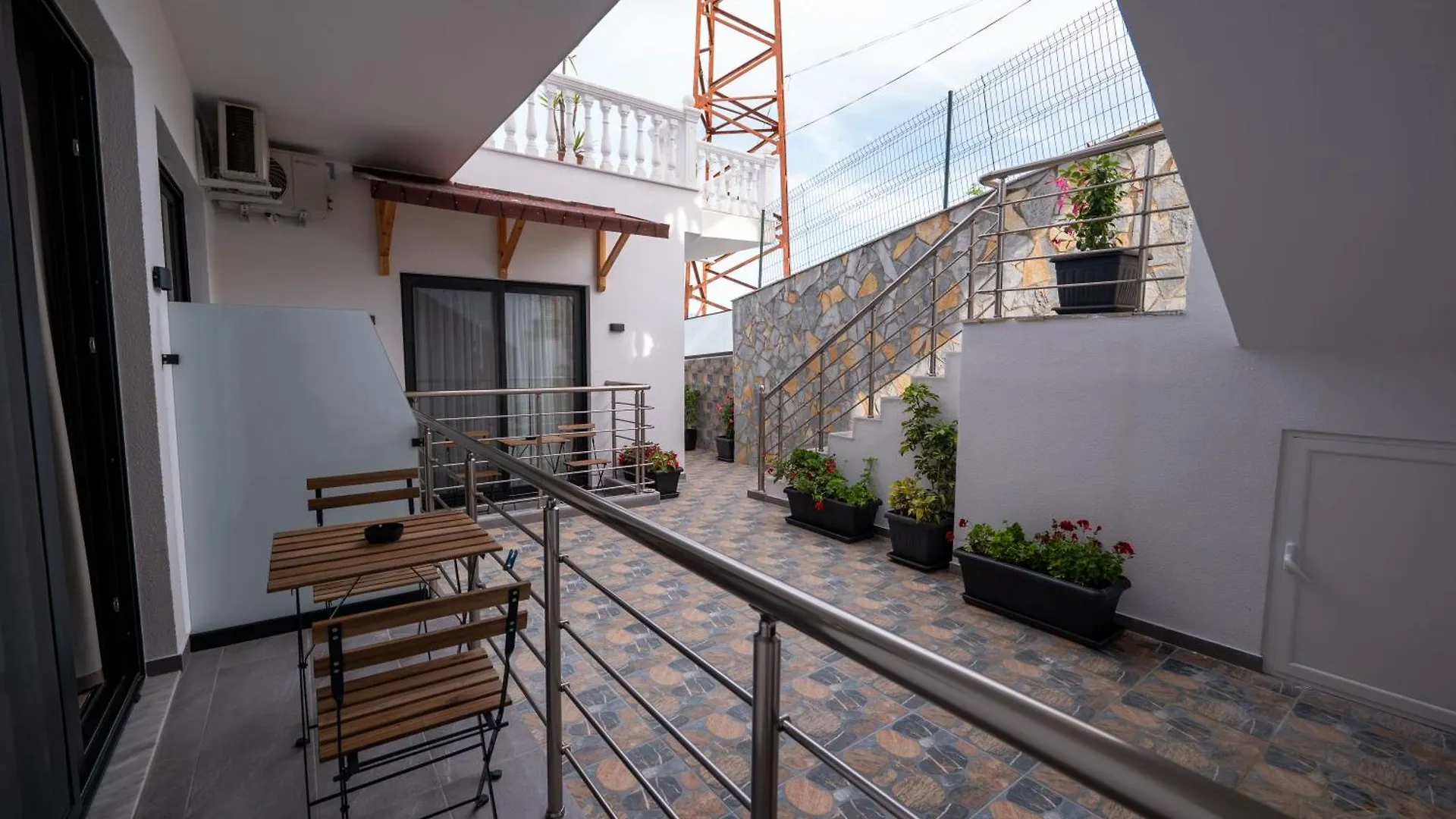 Apartment Hotel Flori Sarande