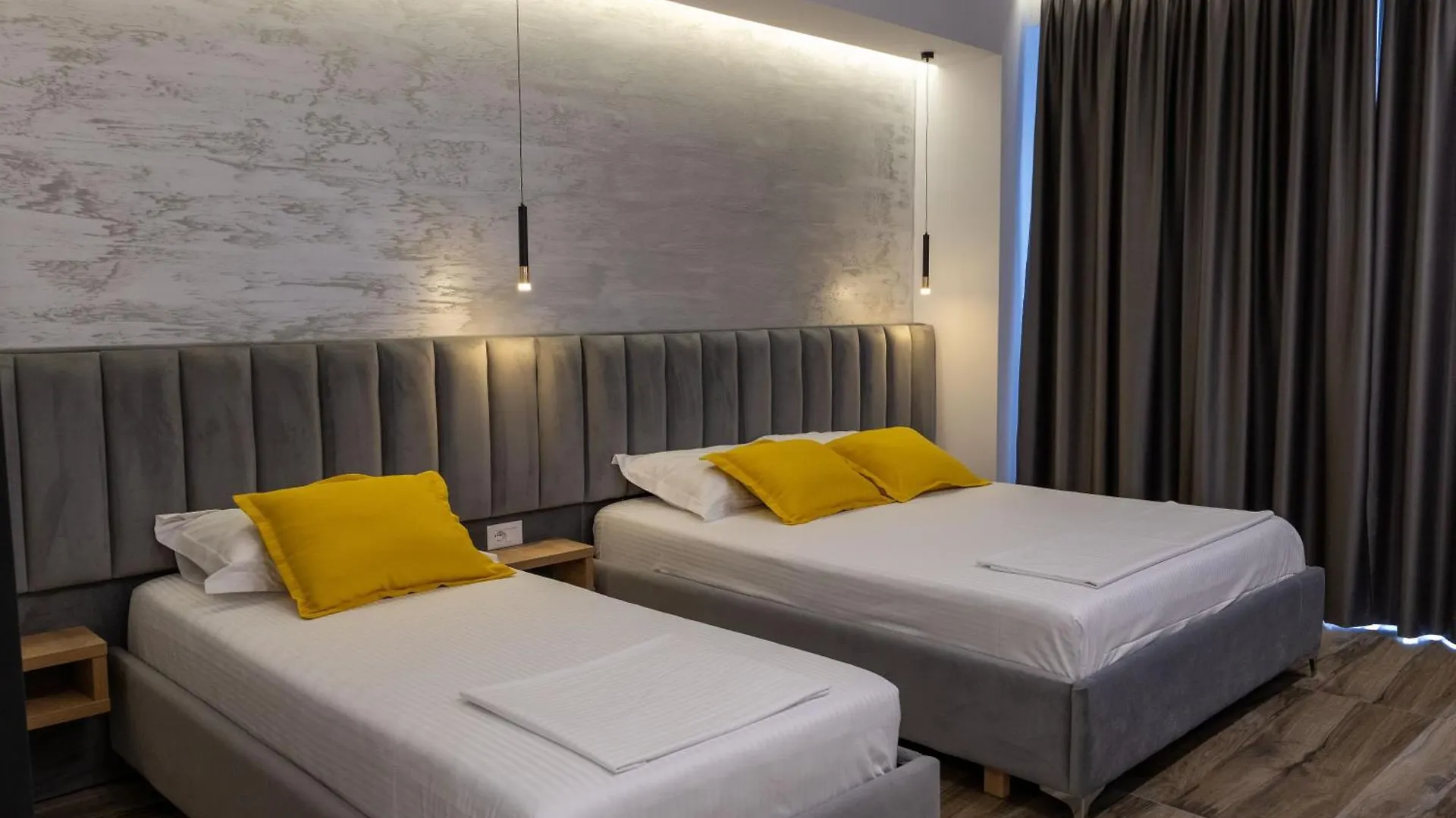 Hotel Flori Sarande 0*,  Albania