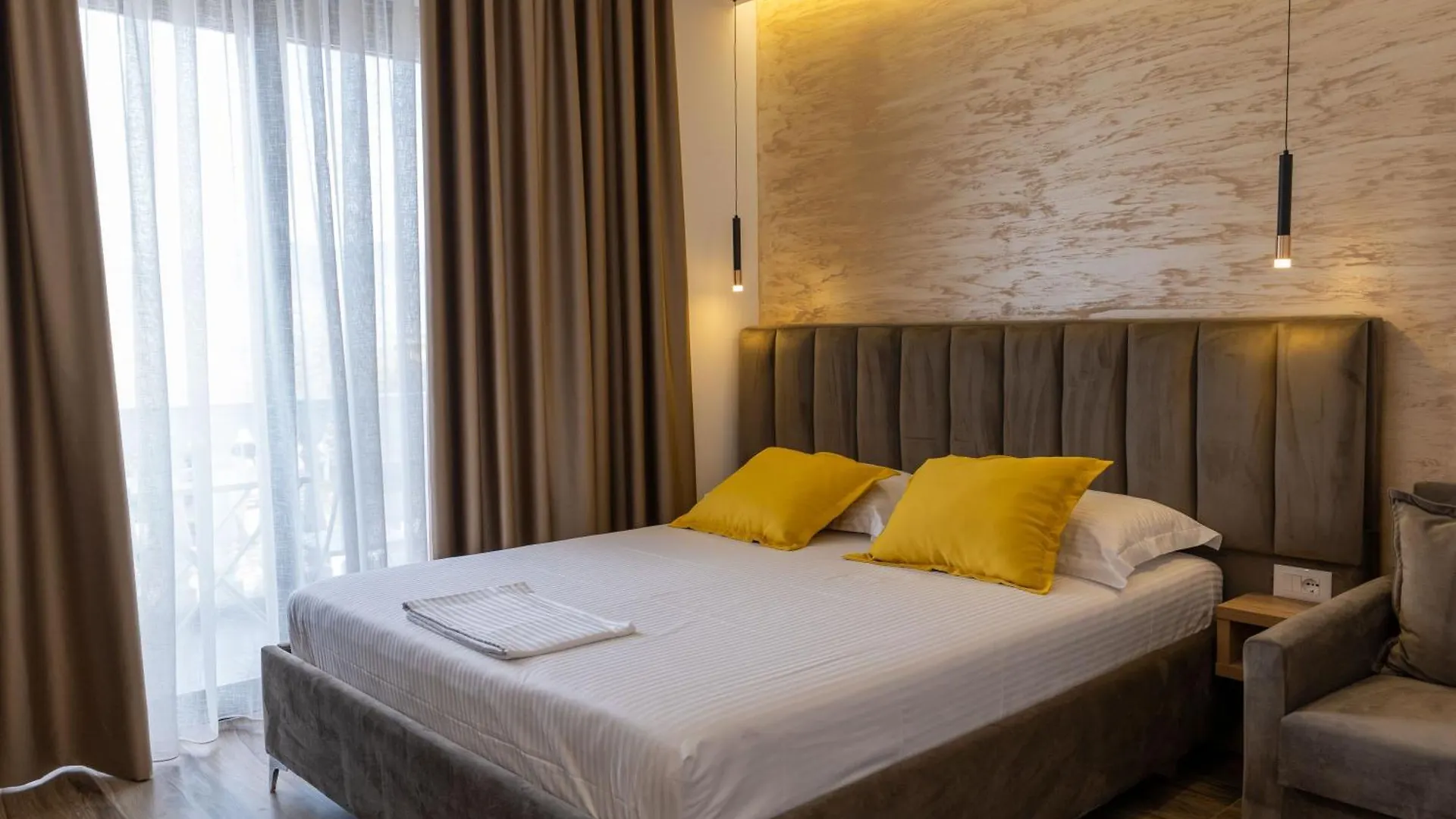 Apartment Hotel Flori Sarande