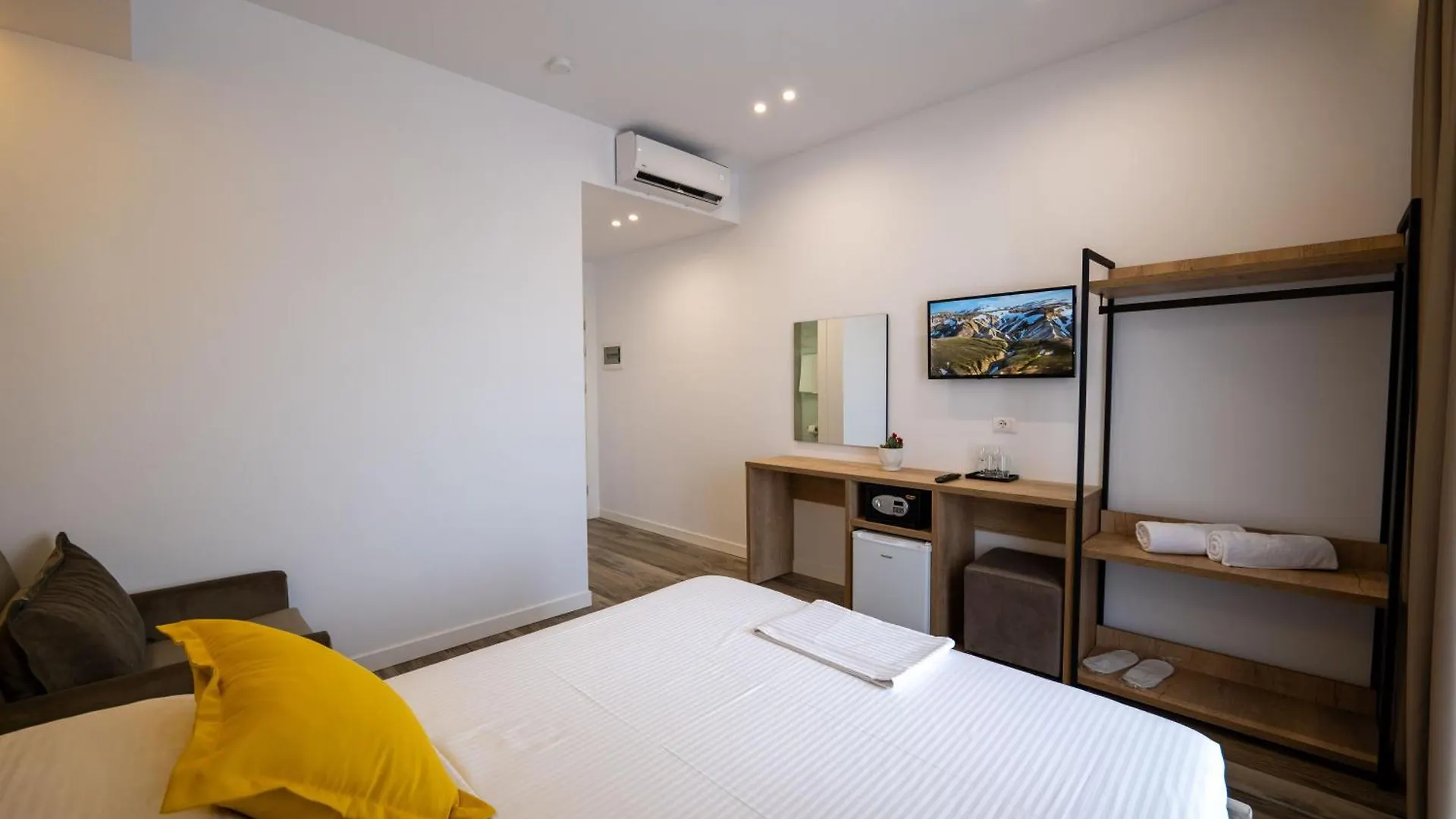 Apartment Hotel Flori Sarande